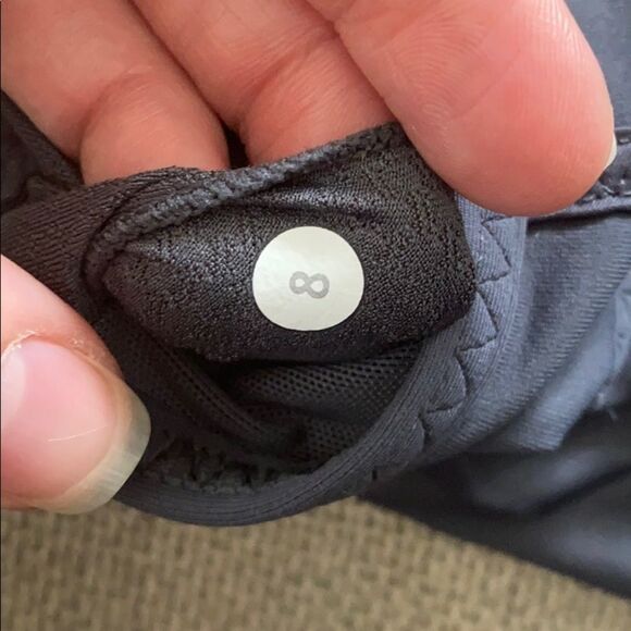 Lululemon Rehearsal Tank Coal Size 8 - Picture 8 of 8